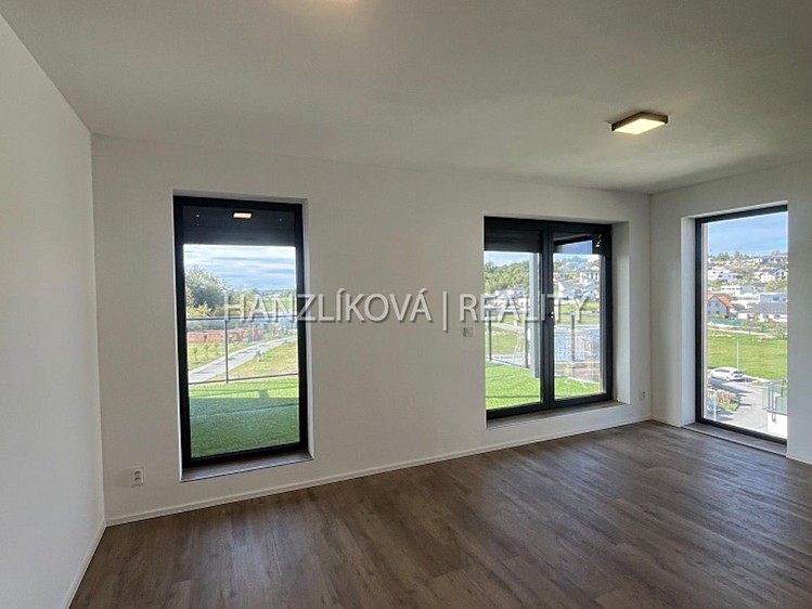 Pronájem bytu 3+kk 83 m² - foto 4