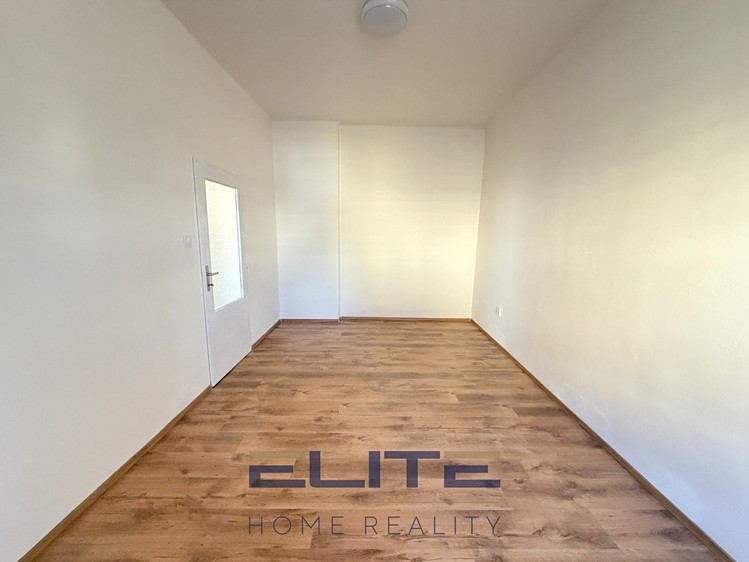 Pronájem bytu 2+1 48 m² - foto 8