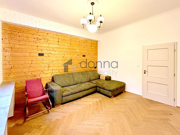 Pronájem bytu 2+1 70 m² - foto 8