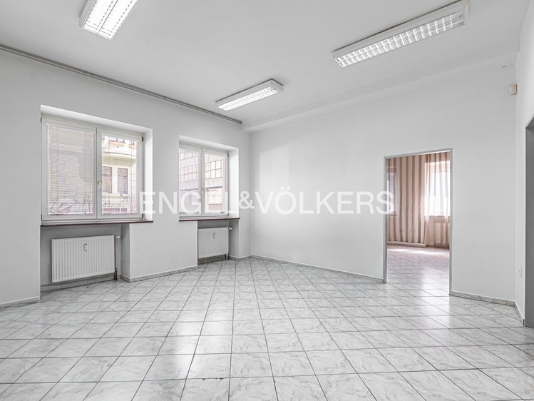Pronájem bytu 4+1 165 m² - foto 1