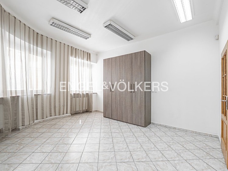Pronájem bytu 4+1 165 m² - foto 3