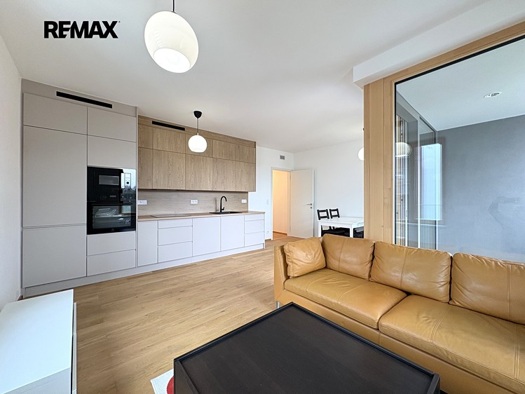 Pronájem bytu 2+kk 62 m² - foto 4