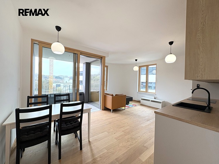 Pronájem bytu 2+kk 62 m² - foto 3