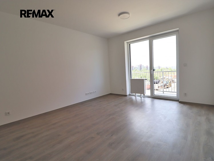 Pronájem bytu 1+kk 30 m² - foto 3