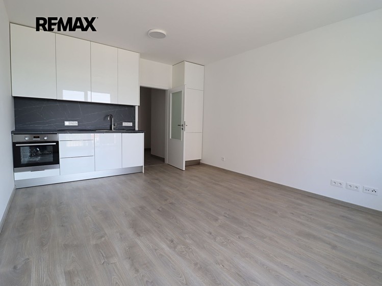 Pronájem bytu 1+kk 30 m² - foto 2