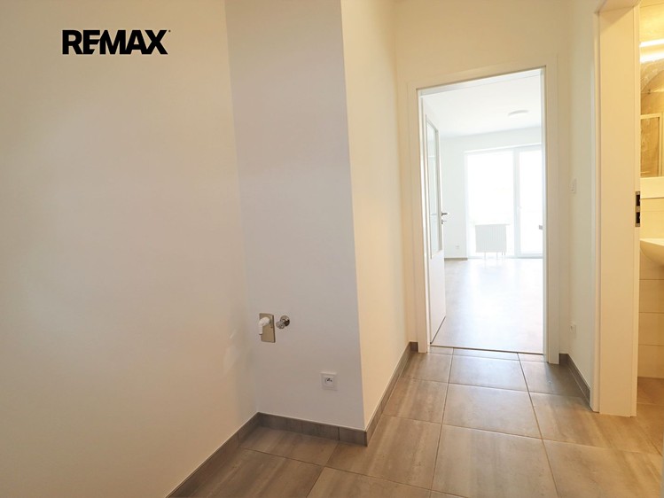 Pronájem bytu 1+kk 30 m² - foto 5
