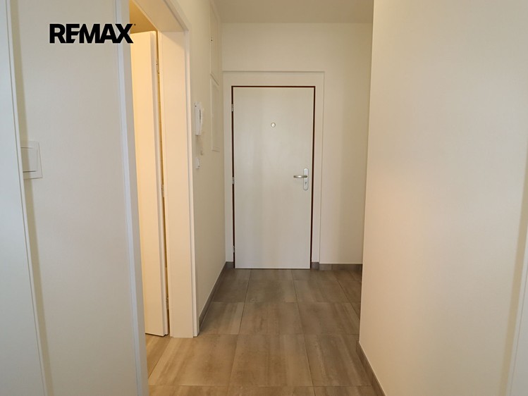 Pronájem bytu 1+kk 30 m² - foto 6