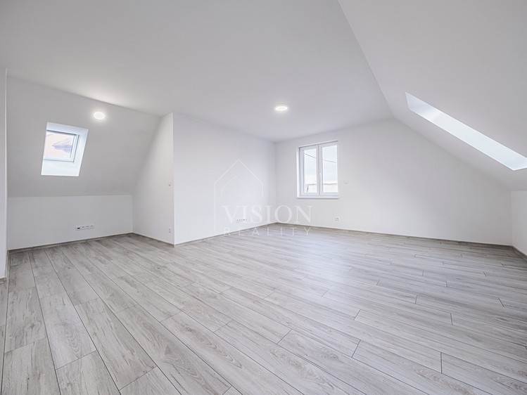 Pronájem bytu 4+kk 90 m² - foto 4