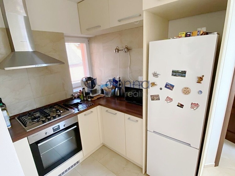 Pronájem bytu 2+1 68 m² (Podkrovní) - foto 3