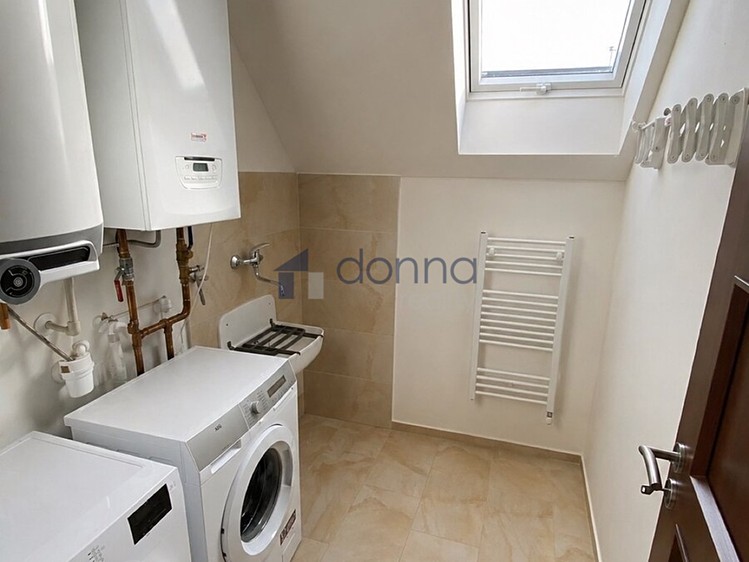 Pronájem bytu 2+1 68 m² (Podkrovní) - foto 8