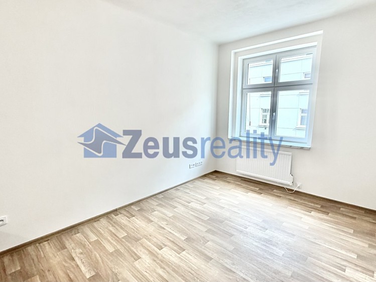 Pronájem bytu 1+kk 22 m² - foto 3