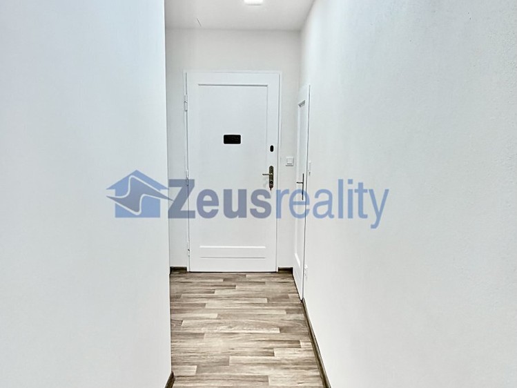 Pronájem bytu 1+kk 22 m² - foto 6