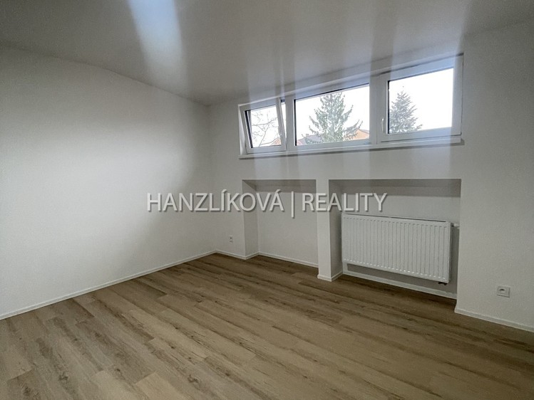 Pronájem bytu 2+kk 50 m² - foto 4