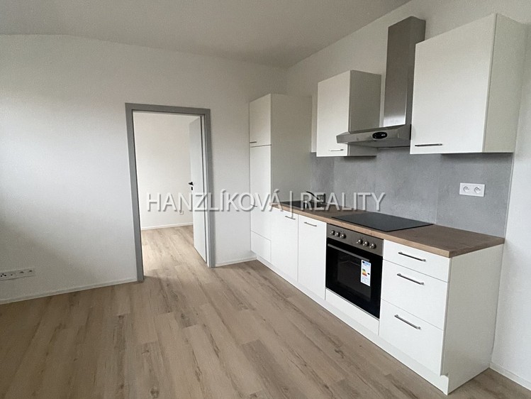Pronájem bytu 2+kk 50 m² - foto 2