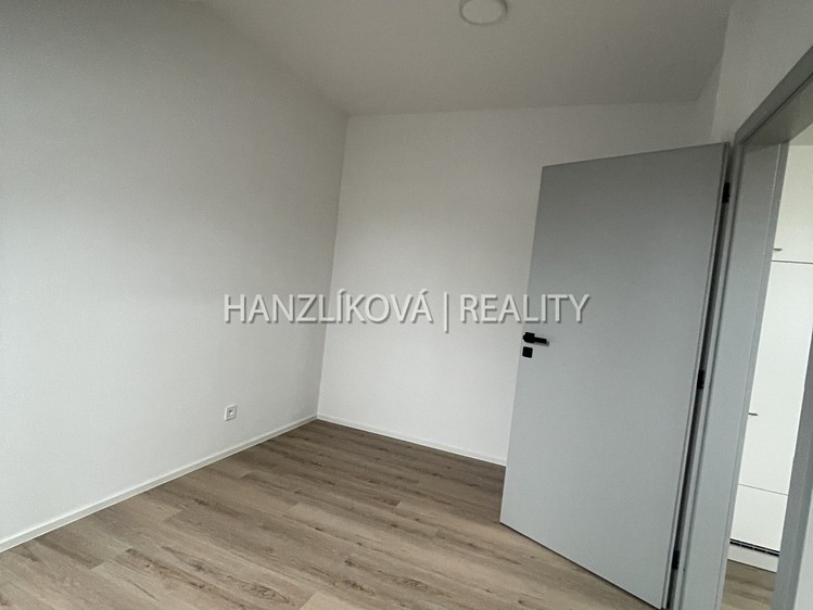 Pronájem bytu 2+kk 50 m² - foto 6