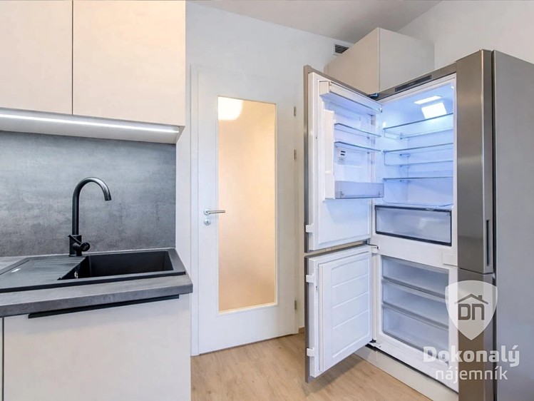 Pronájem bytu 1+kk 33 m² - foto 5