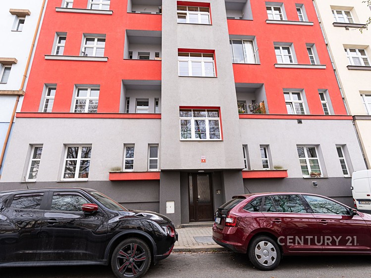 Pronájem bytu 2+1 83 m² - foto 2