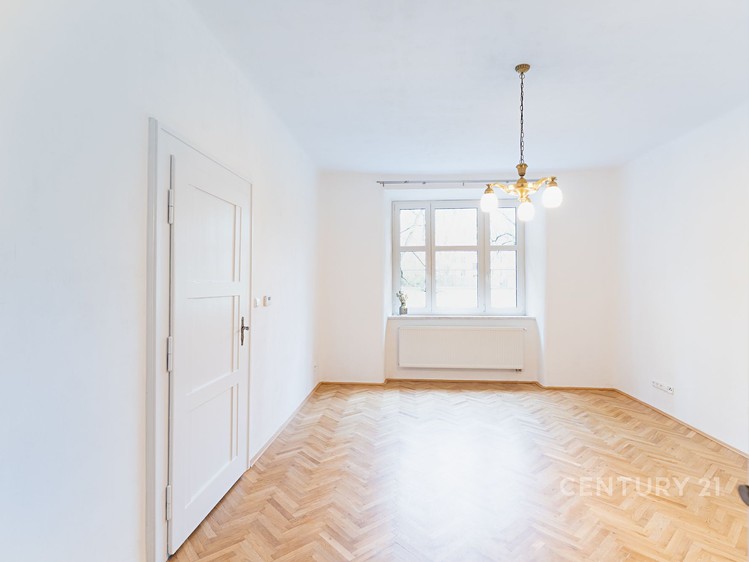 Pronájem bytu 2+1 83 m² - foto 8