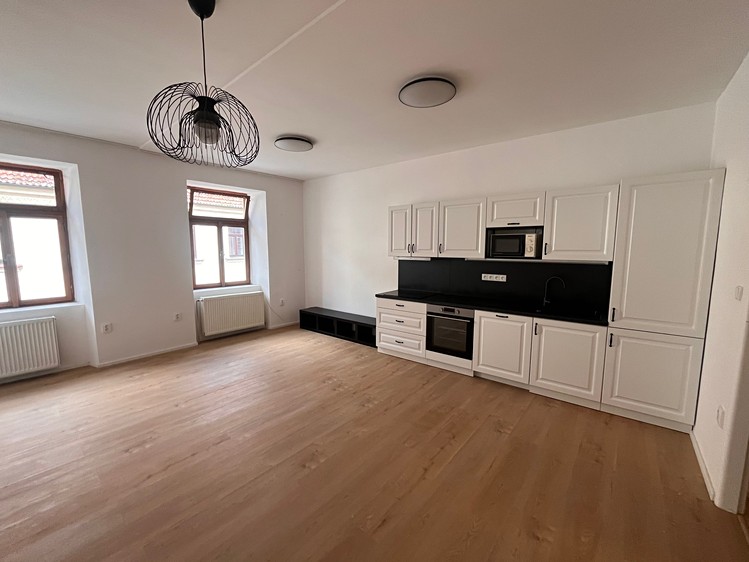 Pronájem bytu 2+kk 60 m² (Jednopodlažní) - foto 1