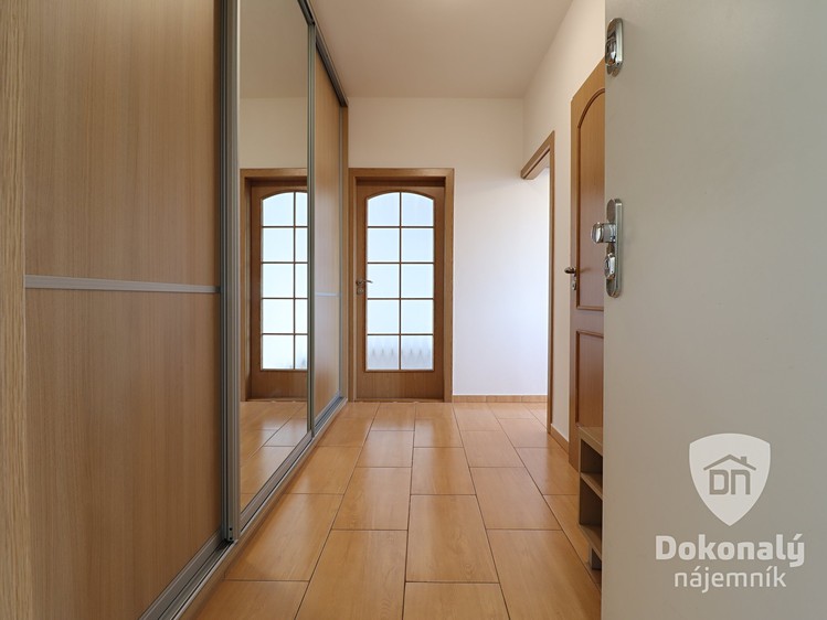 Pronájem bytu 2+1 59 m² - foto 3