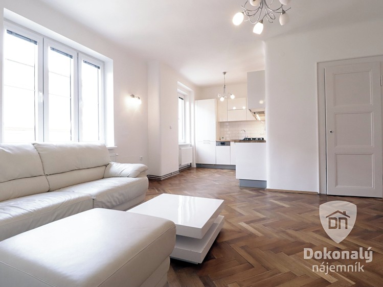 Pronájem bytu 2+kk 61 m² - foto 1