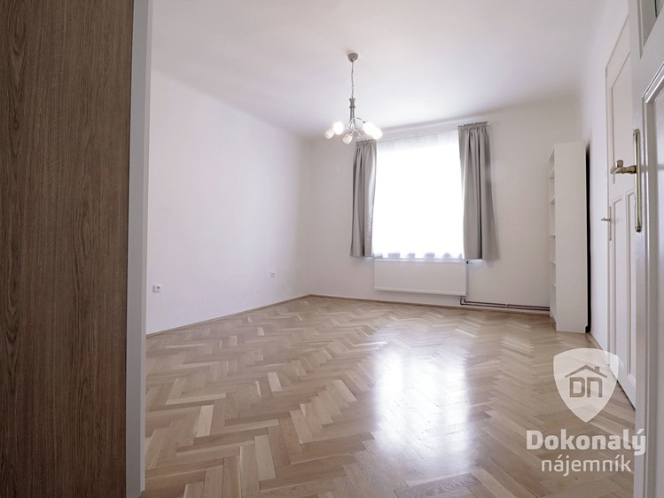 Pronájem bytu 2+kk 61 m² - foto 3