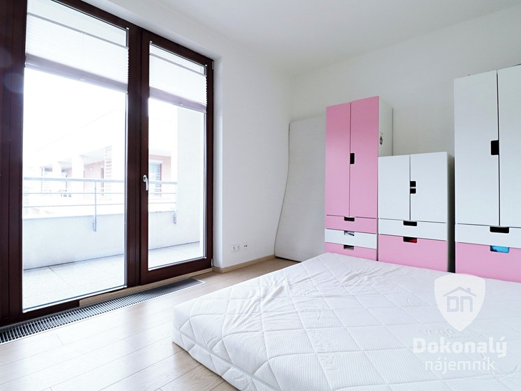 Pronájem bytu 4+kk 111 m² - foto 6