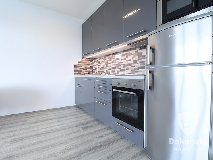 Pronájem bytu 1+kk 34 m² - foto 2