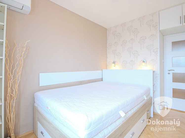 Pronájem bytu 3+kk 73 m² - foto 2