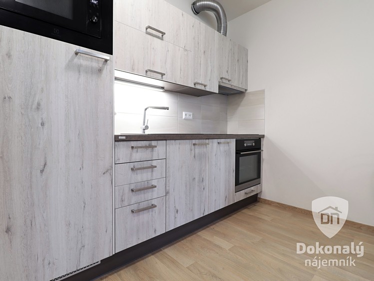 Pronájem bytu 1+kk 38 m² - foto 2