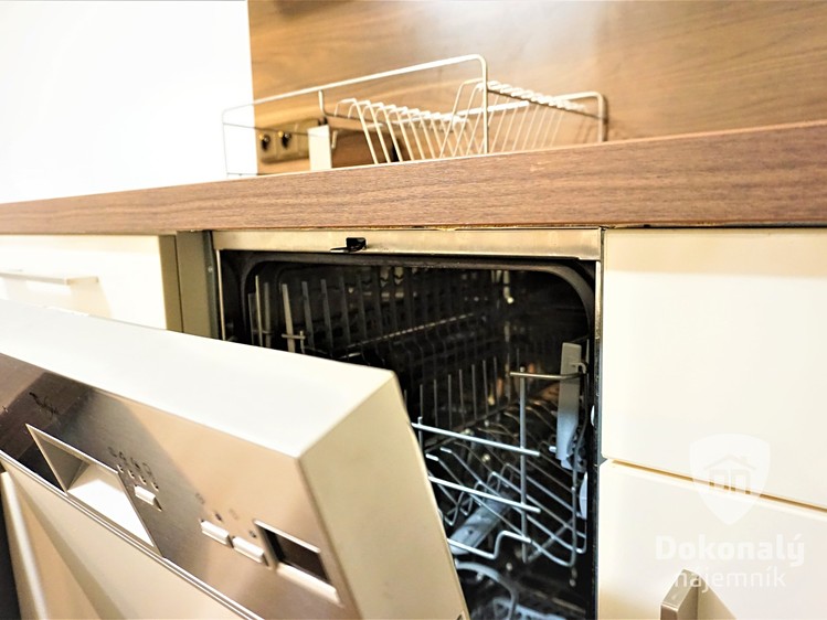 Pronájem bytu 3+kk 55 m² - foto 4
