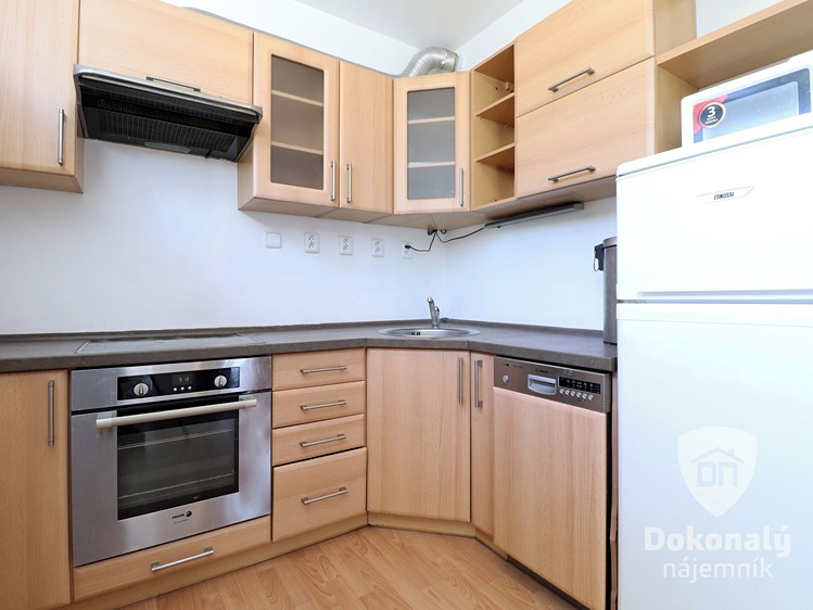 Pronájem bytu 3+kk 76 m² - foto 3
