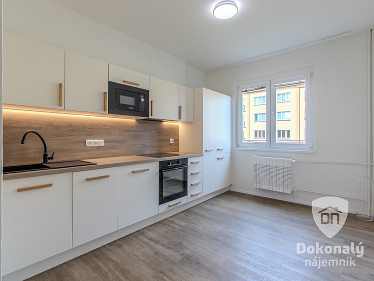 Pronájem bytu 2+1 68 m² - foto 1