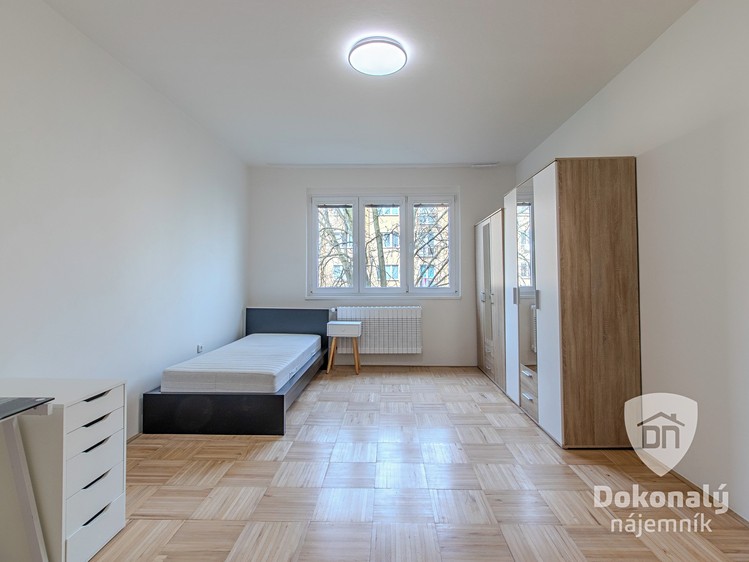 Pronájem bytu 2+1 68 m² - foto 4