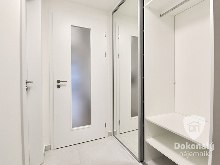 Pronájem bytu 1+kk 35 m² - foto 8