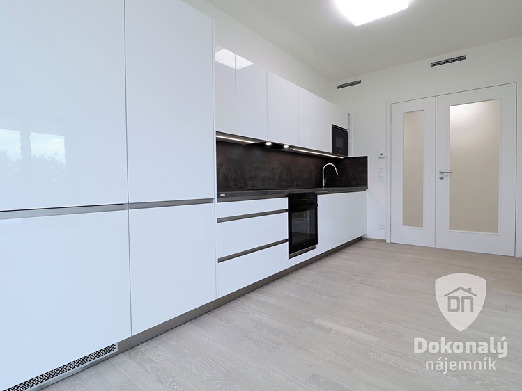 Pronájem bytu 3+kk 87 m² - foto 1