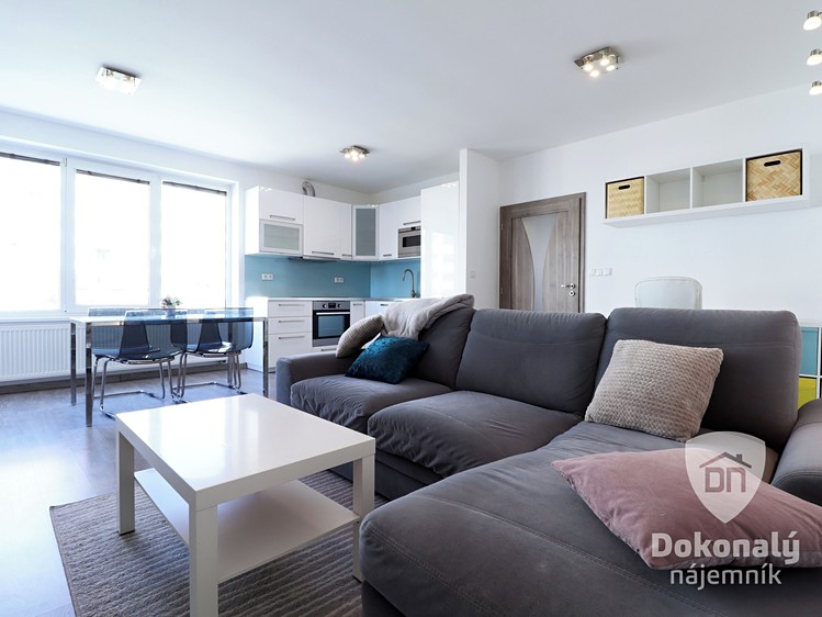 Pronájem bytu 2+kk 61 m² - foto 2