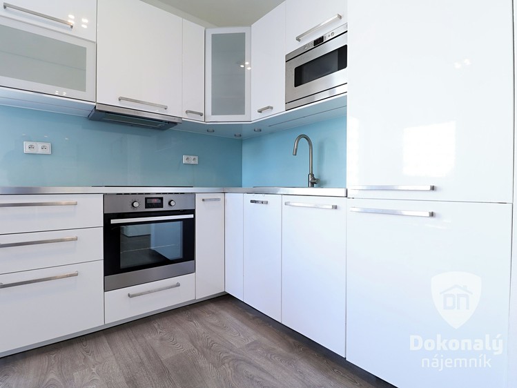 Pronájem bytu 2+kk 61 m² - foto 8