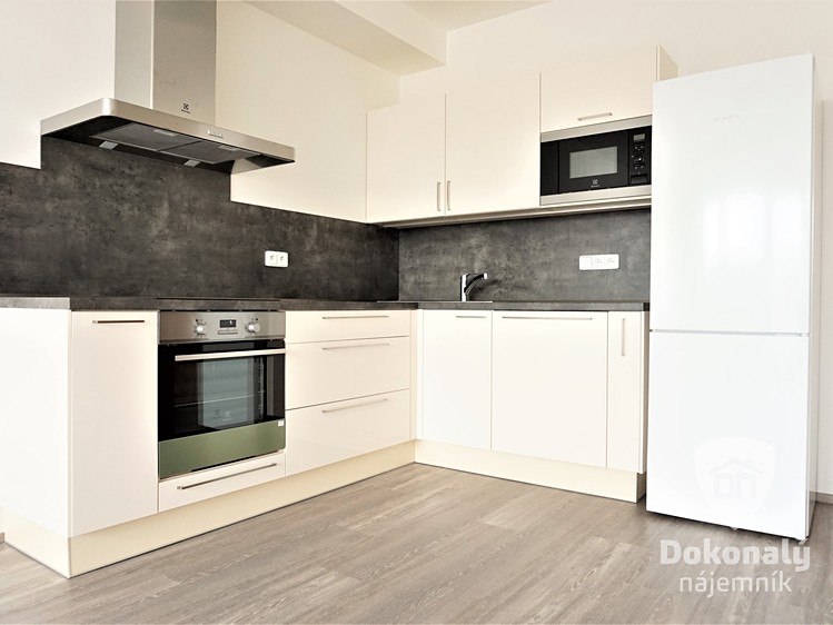 Pronájem bytu 2+kk 55 m² - foto 2