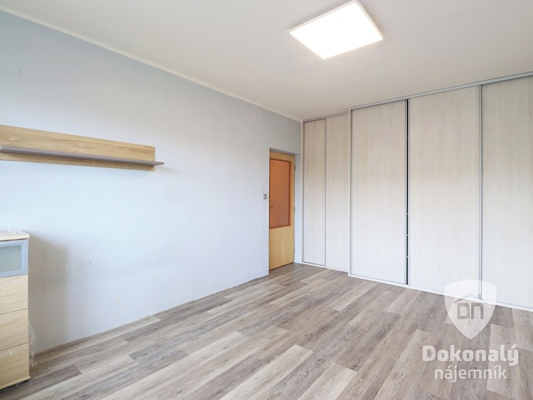Pronájem bytu 3+1 70 m² - foto 3