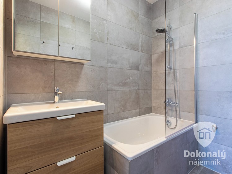Pronájem bytu 3+1 70 m² - foto 3