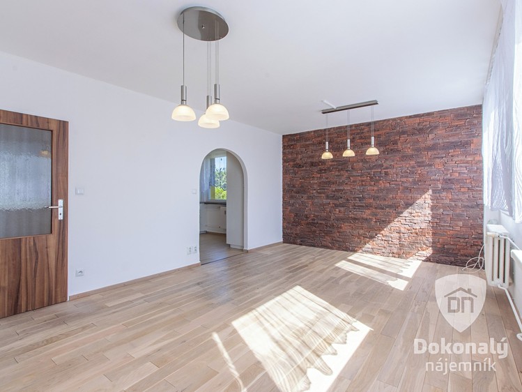 Pronájem bytu 3+1 72 m² - foto 2