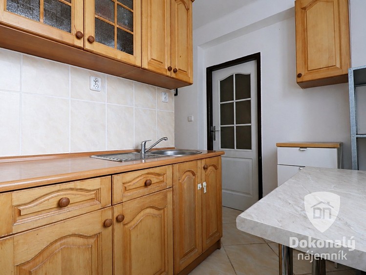 Pronájem bytu 3+1 65 m² - foto 3