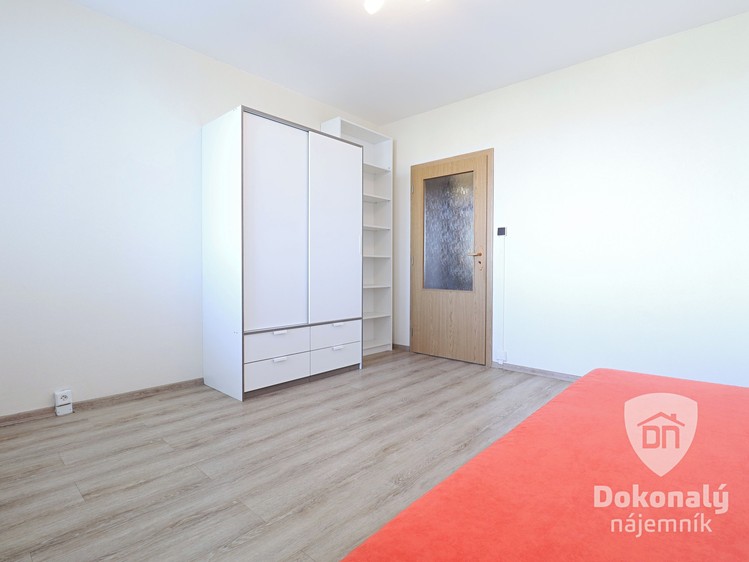 Pronájem bytu 3+1 68 m² - foto 2