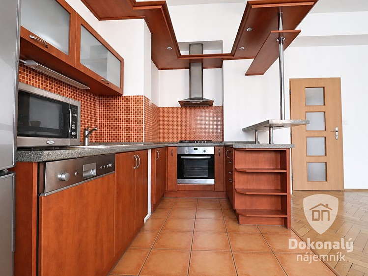 Pronájem bytu 2+kk 76 m² - foto 2