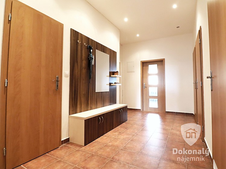 Pronájem bytu 2+kk 76 m² - foto 5