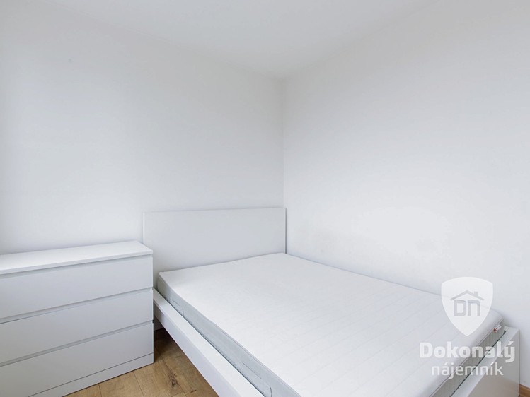Pronájem bytu 2+kk 33 m² - foto 3