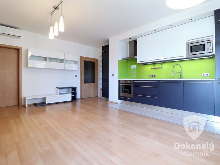 Pronájem bytu 3+kk 65 m² - foto 1