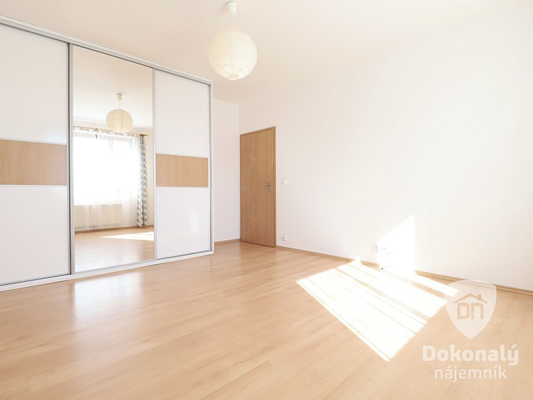 Pronájem bytu 3+kk 65 m² - foto 8
