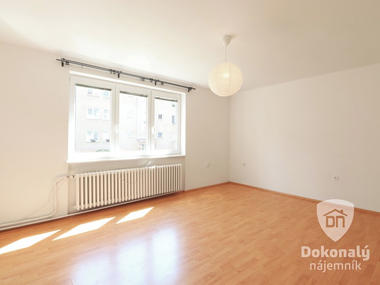 Pronájem bytu 3+1 64 m² - foto 1
